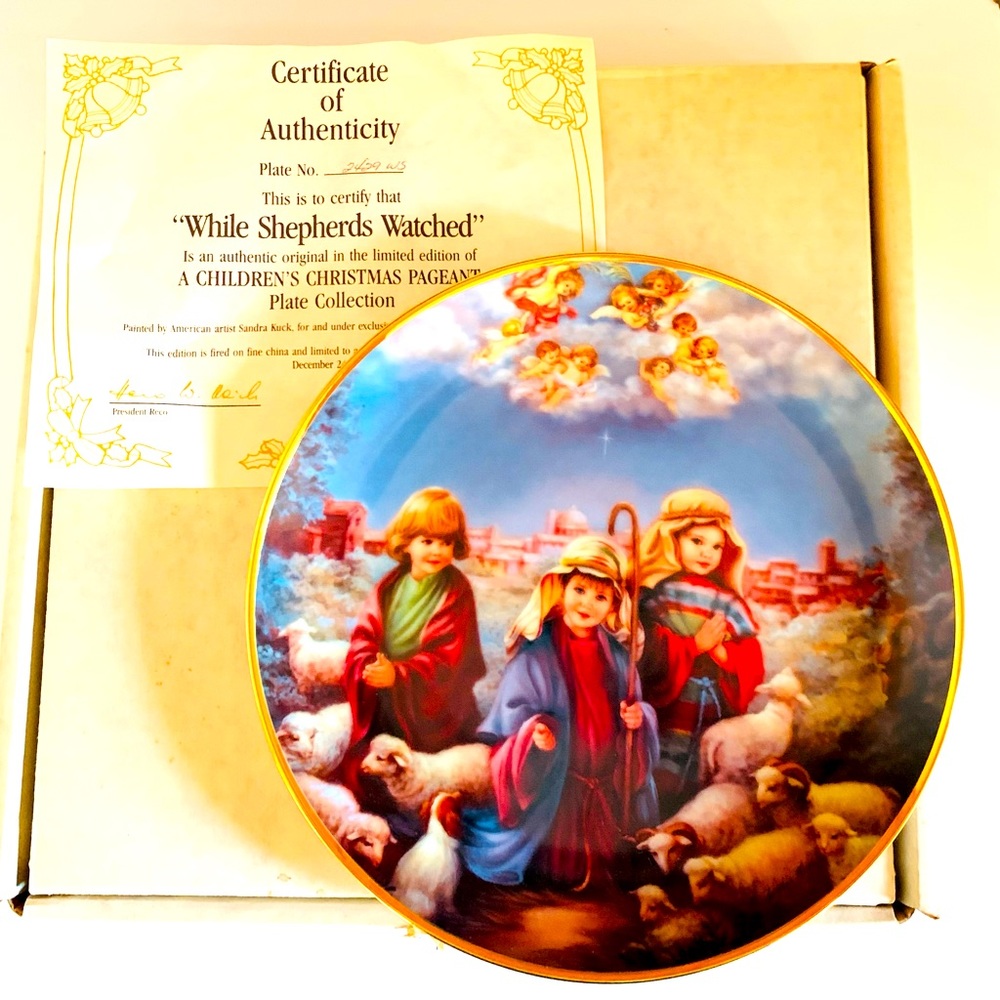 While Shepherds Watched Wall Plate by Sandra Kuck Christmas Pageant Collection